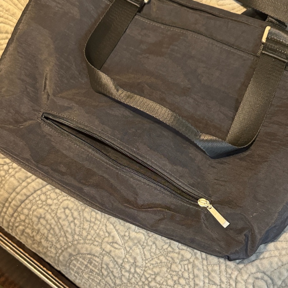 Chic Black Women's Tote Bag - Picture 4 of 8